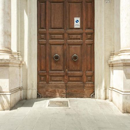 Апартаменти Rotonda 23 - Pantheon View Рим Екстер'єр фото